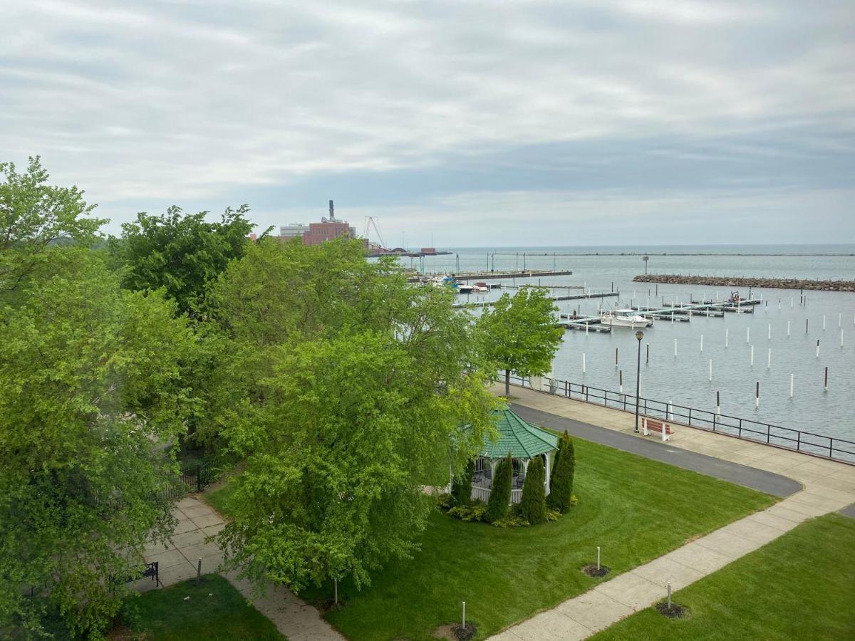 Clarion Hotel Conference Center On Lake Erie Dunkirk Exterior foto