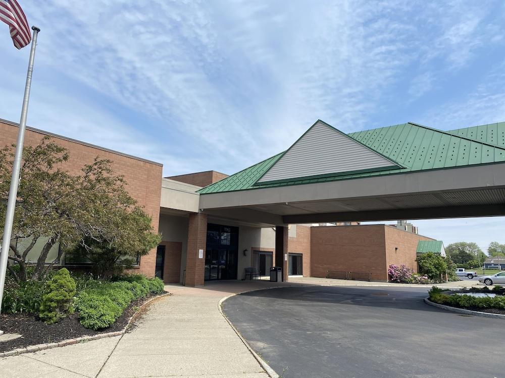 Clarion Hotel Conference Center On Lake Erie Dunkirk Exterior foto